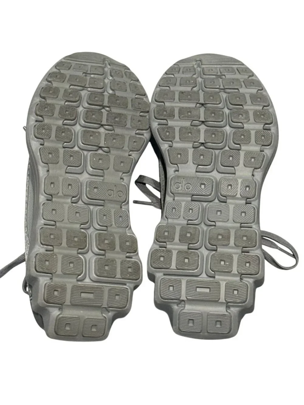 Alo Runner Sneakers in Grey